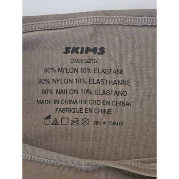 Skims Mock neck top Nwt - Picture 8 of 8